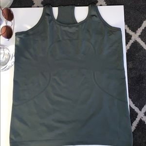 Lululemon tank top